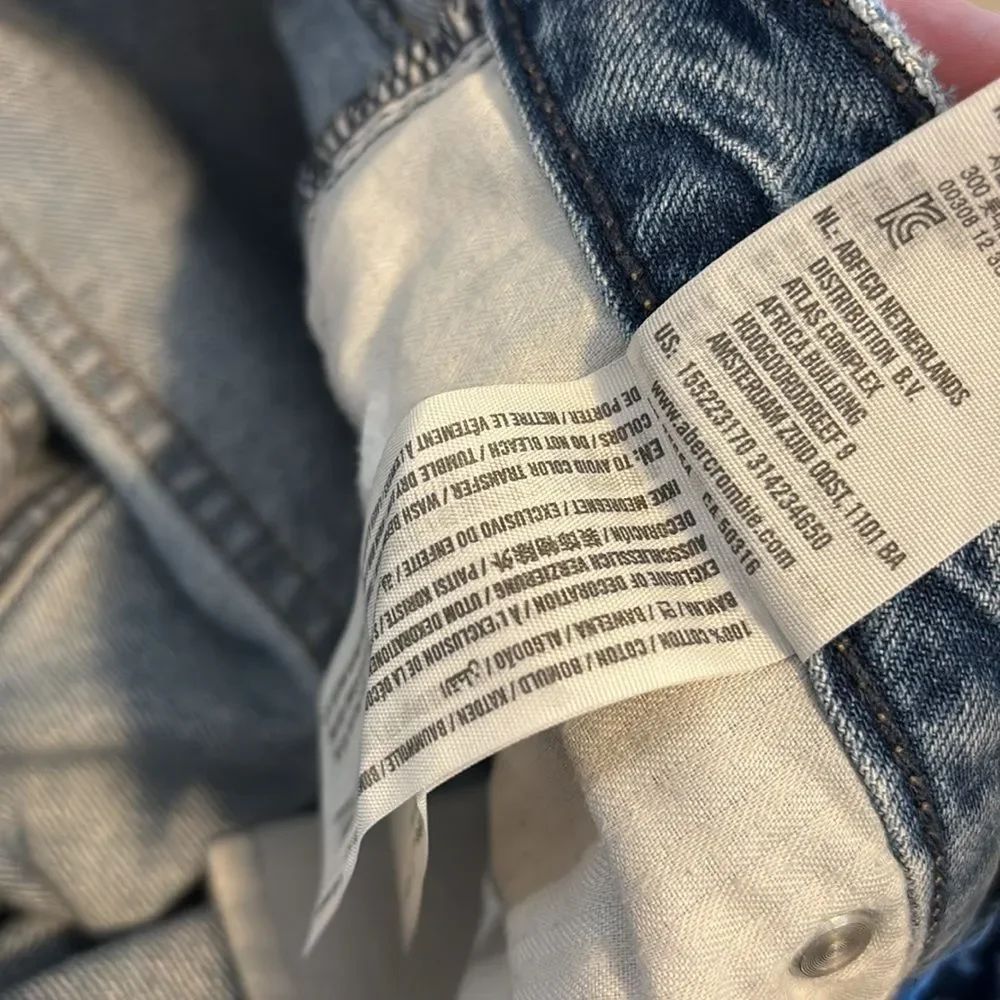 Abercrombie & Fitch low rise slim boyfriend Jeans Distressed Style size 6